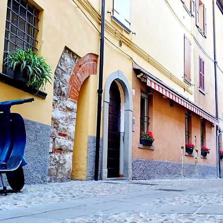 Lovely Mansard Iseo Portelle Holiday With Private Parking And Bike Storage Exteriör bild