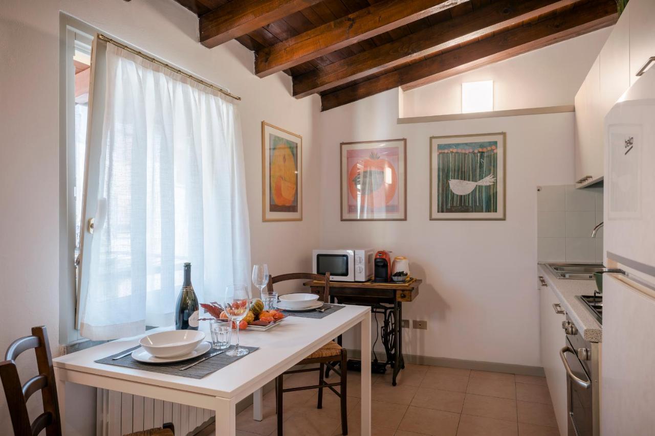 Lovely Mansard Iseo Portelle Holiday With Private Parking And Bike Storage Exteriör bild
