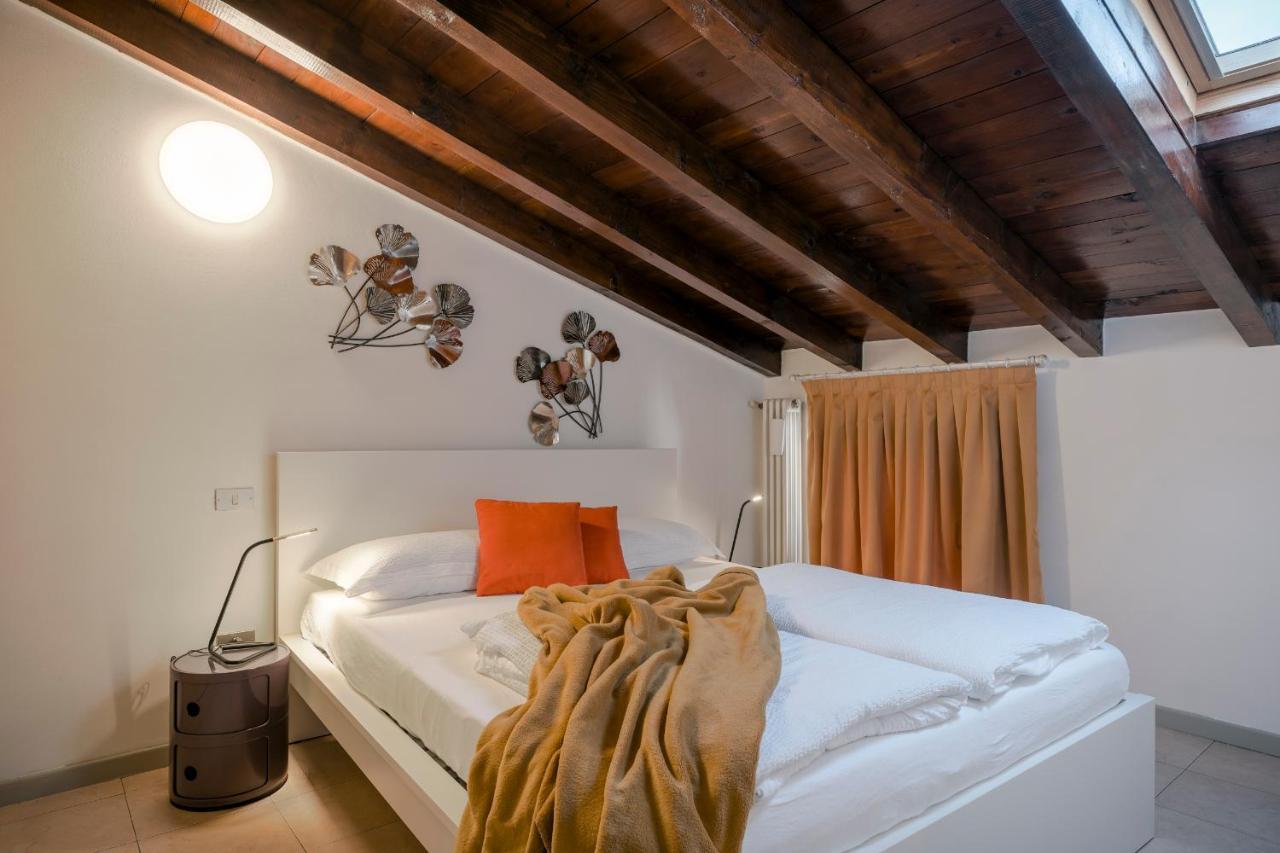 Lovely Mansard Iseo Portelle Holiday With Private Parking And Bike Storage Exteriör bild